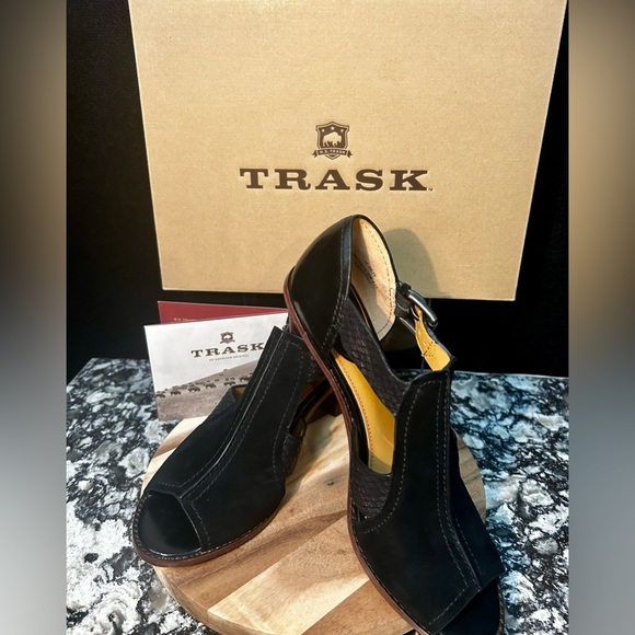 Trask Shoes - Beautiful “Pristine” Black,H.S.Trask Ginger Polished Leather&Suede Sandals Sz 8